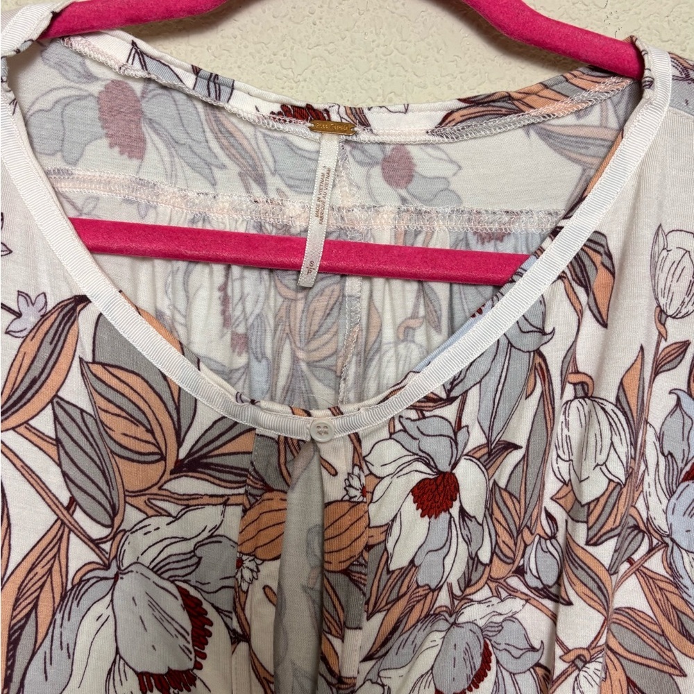 Free People Floral Blouse in White and Pink - Picture 7 of 11